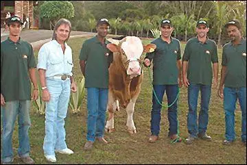 Conheça o lado fazendeiro do "Rei" Roberto Carlos