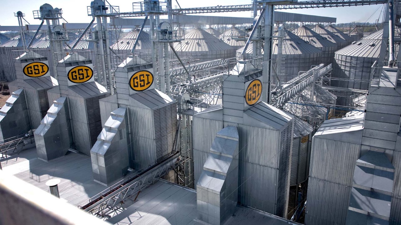 AGCO vende por US$ 700 milhões divisão de armazenagem de grãos à AIP