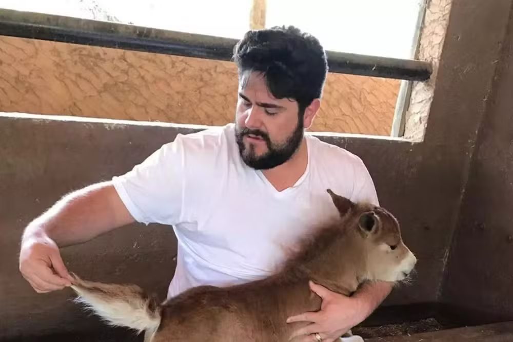 Conhela o lado fazendeiro dos cantores Cesar Menotti e Fabiano