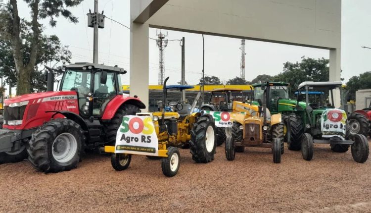 Tratoraço no RS reúne 3 mil agricultores em cobrança ao governo federal