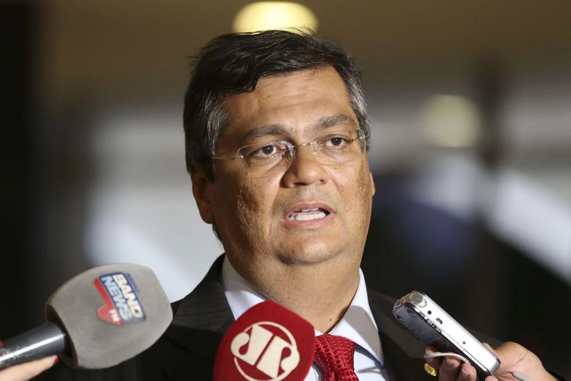 Dino vota no STF por suspensão da rede X e alega soberania nacional