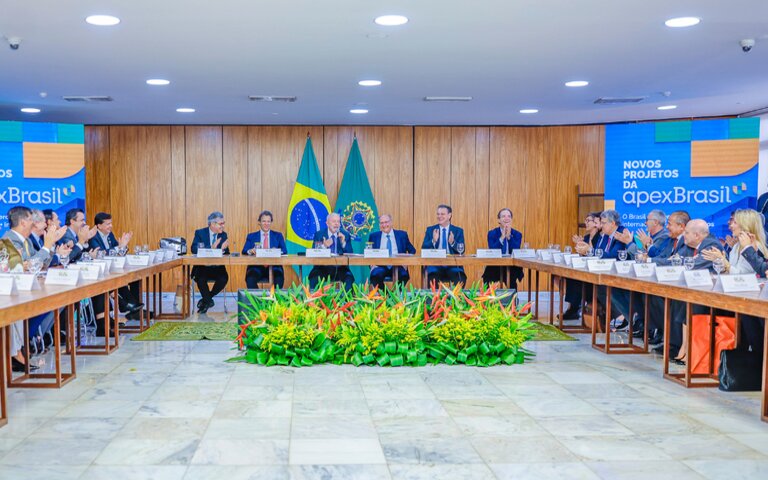 Governo Federal firma convênios para impulsionar exportações do agro brasileiro