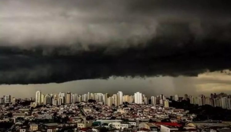 Chuva preta pode atingir o Sul do Brasil