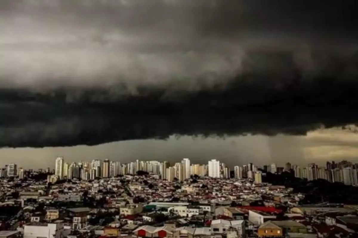 Chuva preta pode atingir o Sul do Brasil