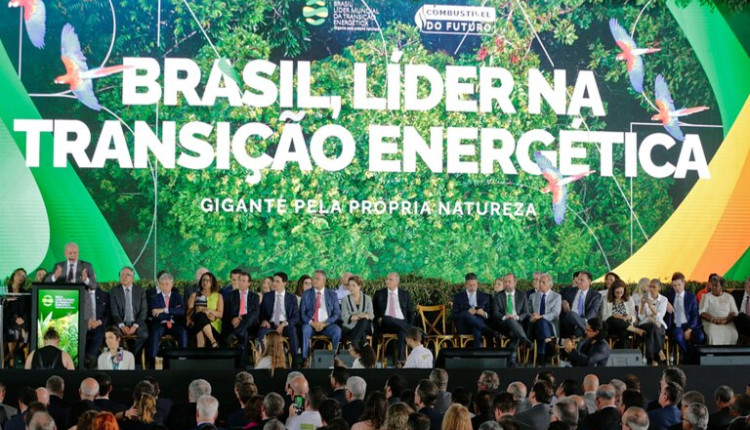 “Agro sustentável impulsiona liderança brasileira na transição energética”, destaca Fávaro