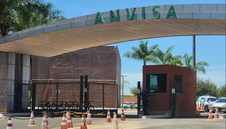 Anvisa atualiza normas de vigilância em portos e aeroportos