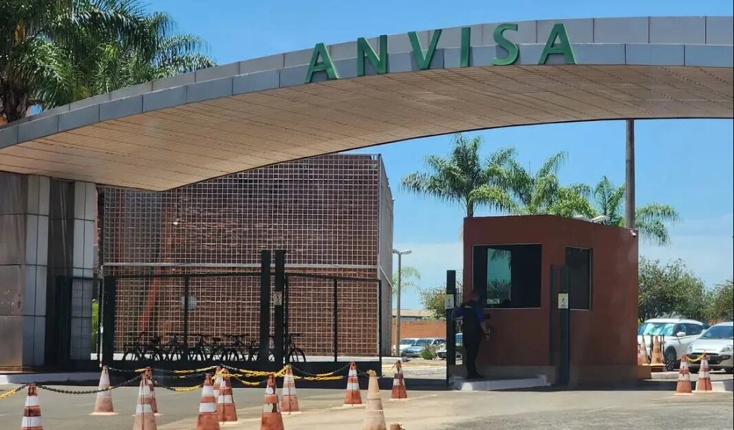 Anvisa atualiza normas de vigilância em portos e aeroportos