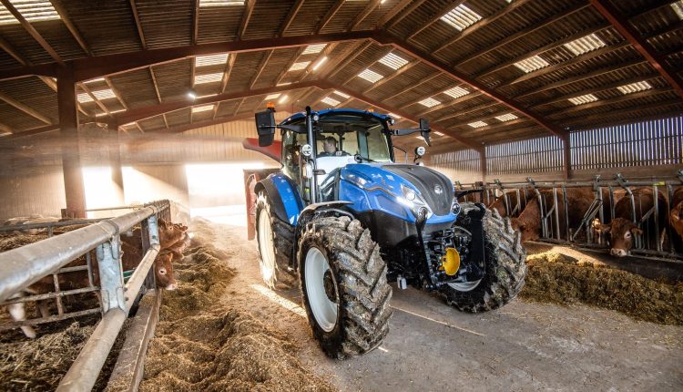 Estilo fresco no exterior, novas funcionalidades no interior: a próxima geração do trator New Holland T5 Dual Command