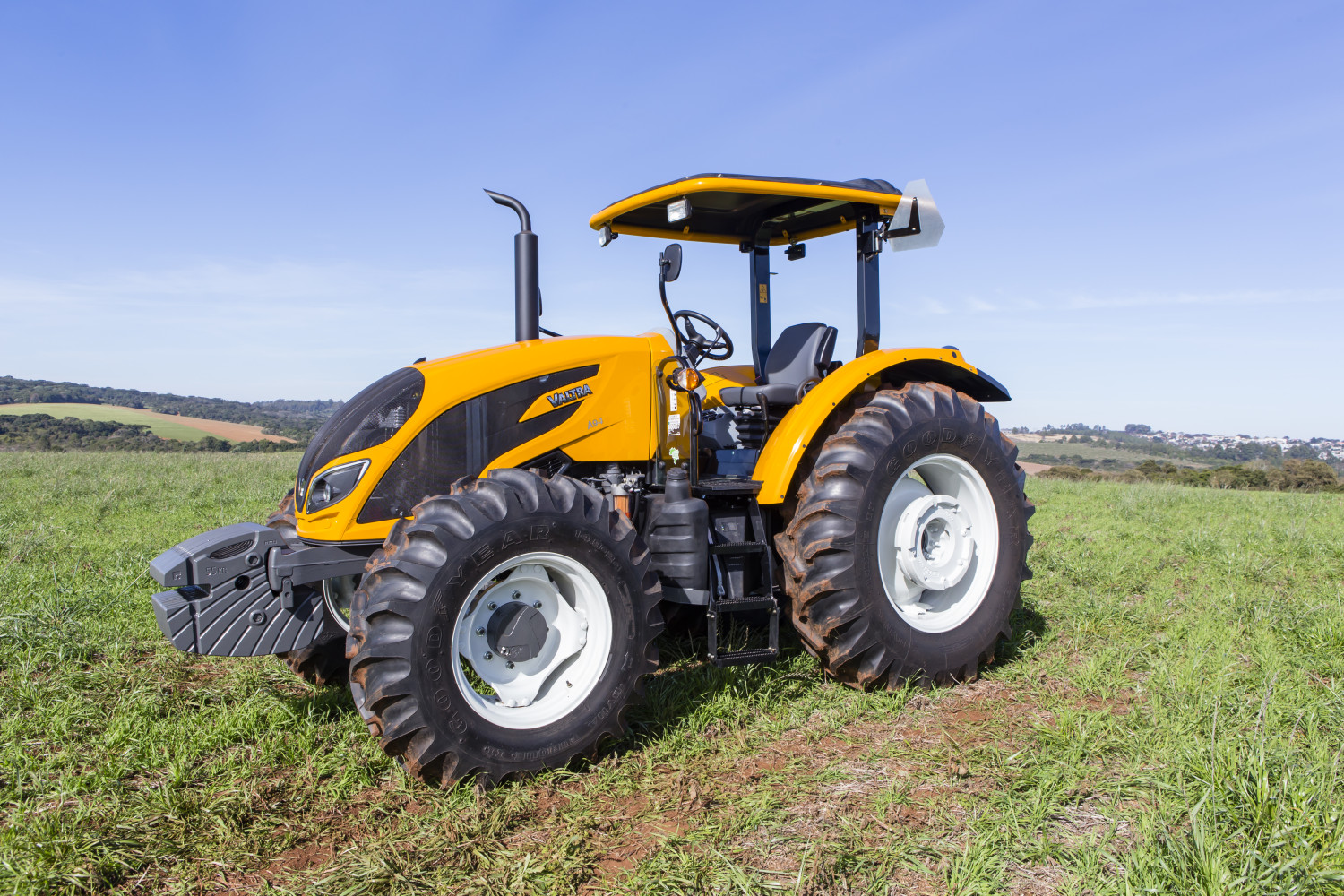 Trator Valtra A94S_campo