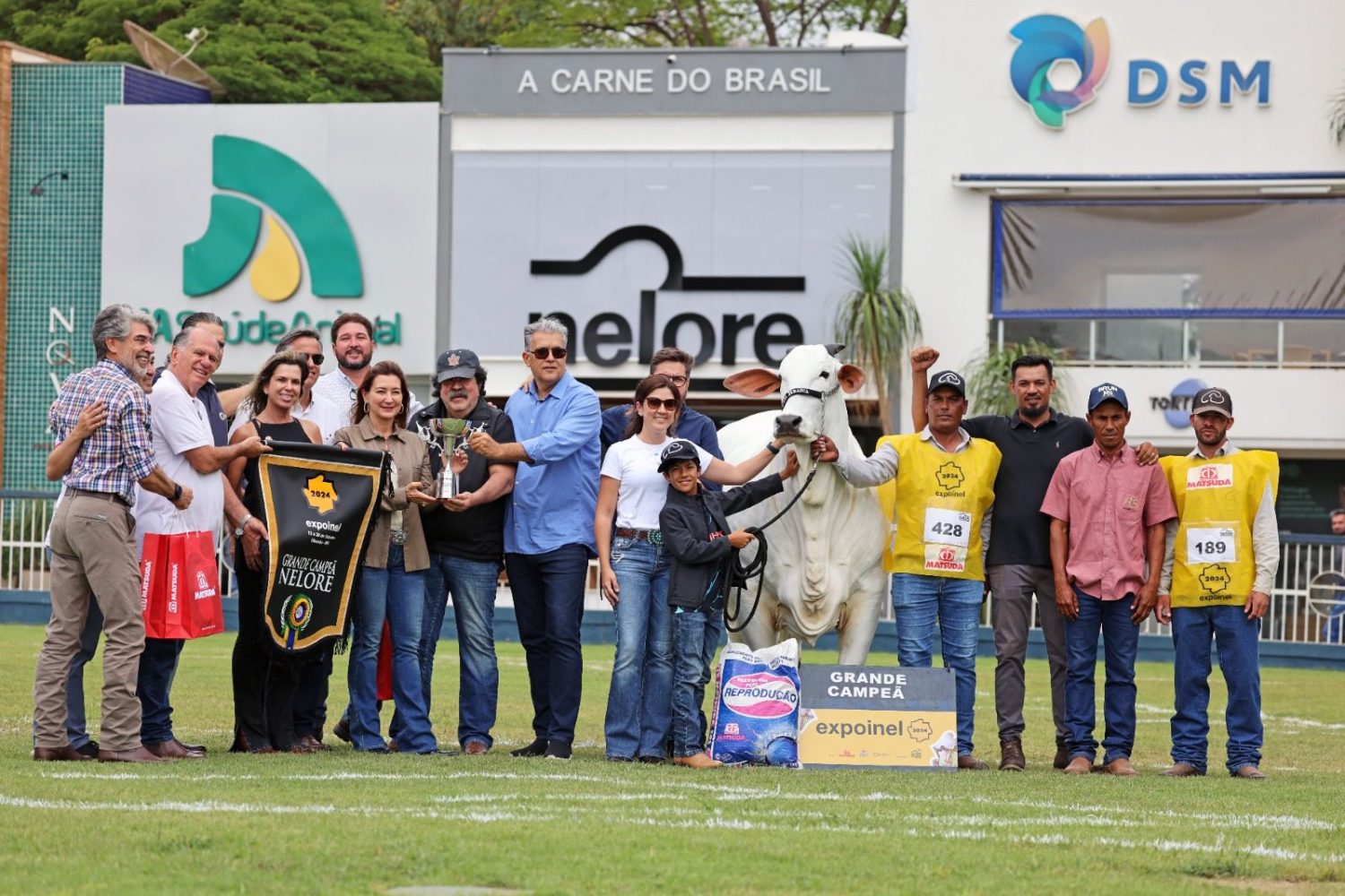 Carina FIV do Kado, bi Grande Campeã da Expoinel