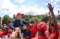 Lula marca visita a acampamento do MST em busca de apoio