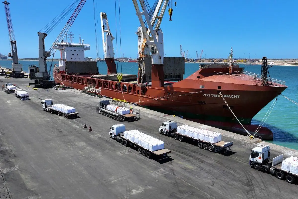 Porto do Açu embarca primeira carga de café para exportação