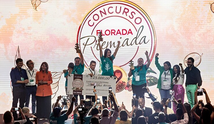 Concurso 3 Corações Florada Premiada anuncia campeãs em celebração com a presença de Padre Fábio de Melo e da cantora Simone Mendes