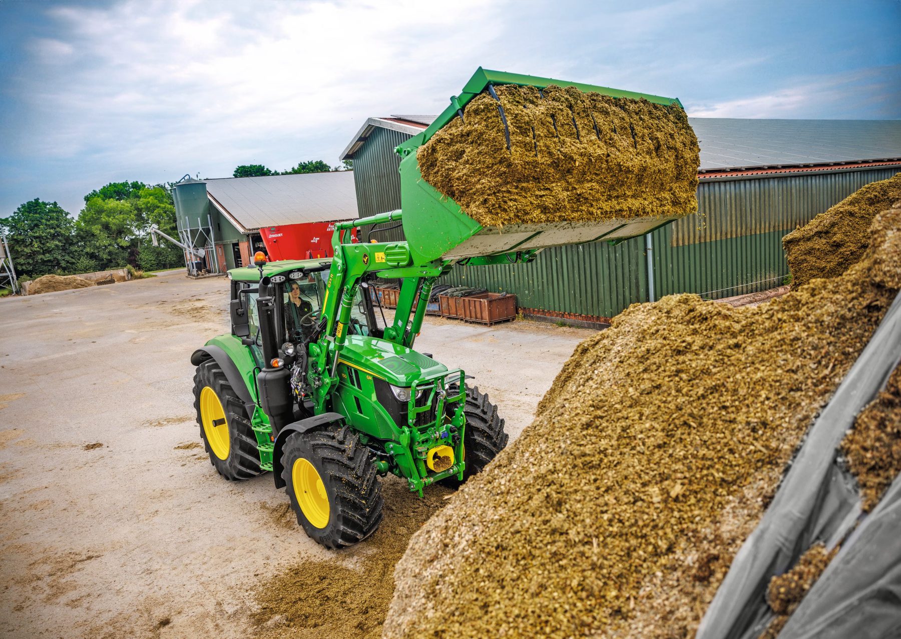 A John Deere apresenta a nova série de tratores 6M