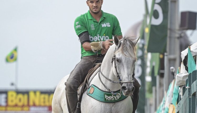 Dheovane Almeida se consagra Tricampeão de Vaquejada