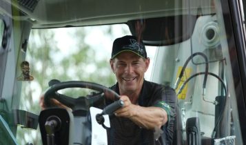 Produtor compra décima colhedora Claas