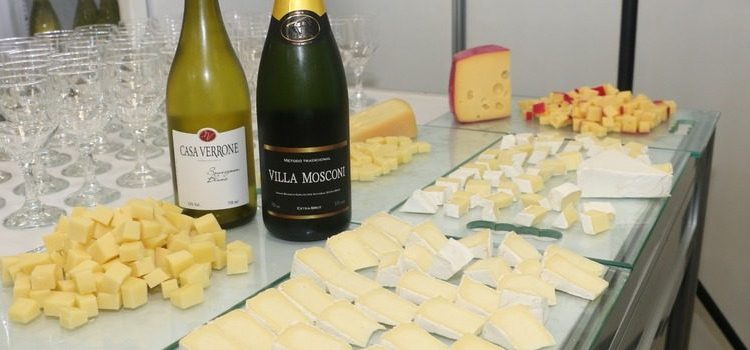 Do presente ao prato da ceia: saiba como integrar o queijo à mesa nas festas de fim de ano