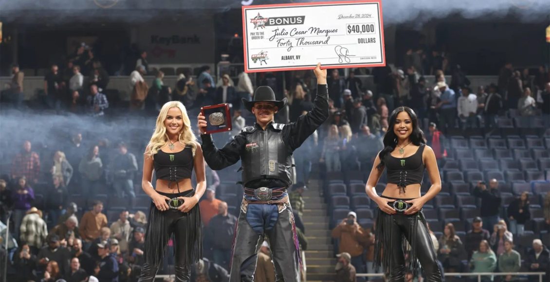 Brasileiro faz montaria perfeita e conquista primeiro título da PBR na carreira