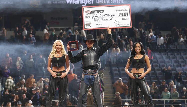 Brasileiro faz montaria perfeita e conquista primeiro título da PBR na carreira