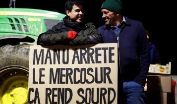 Comboios de agricultores seguem para Paris para reiniciar movimento de protesto