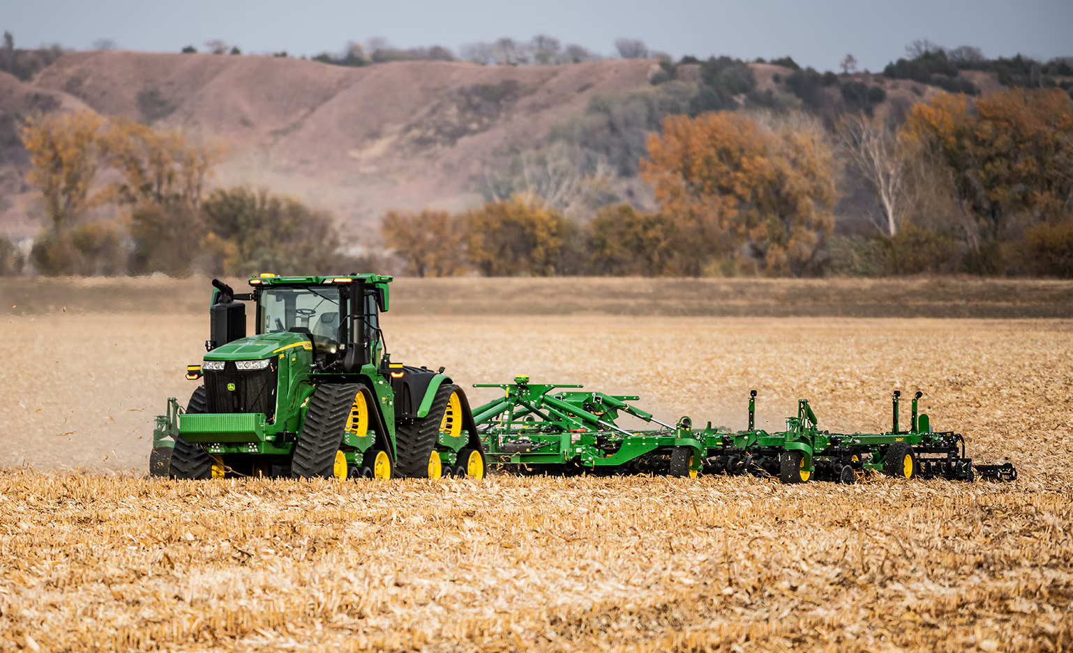 Trator John Deere - alta tecnologia - Trator autônomo 9RX para agricultura em larga escala