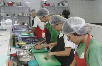 Taxa de desemprego fica em 6,2% no último trimestre de 2024