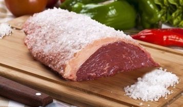 Nunca use sal grosso na picanha, alerta especialista; Você concorda?