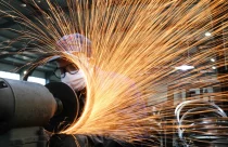 Pouco mais da metade das indústrias planeja investir em 2026