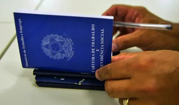 Governo confirma salário mínimo de R$ 1.621 em 2026