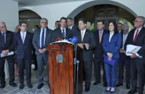 Ao lado de ministros, Alcolumbre promete colaboração com o governo