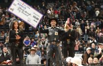 Brasileiro é campeão na PBR em corrida pelo título de melhor cowboy do mundo