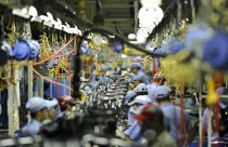 Desaceleração da produção industrial é sintoma de uma economia fragilizada, alerta CNI