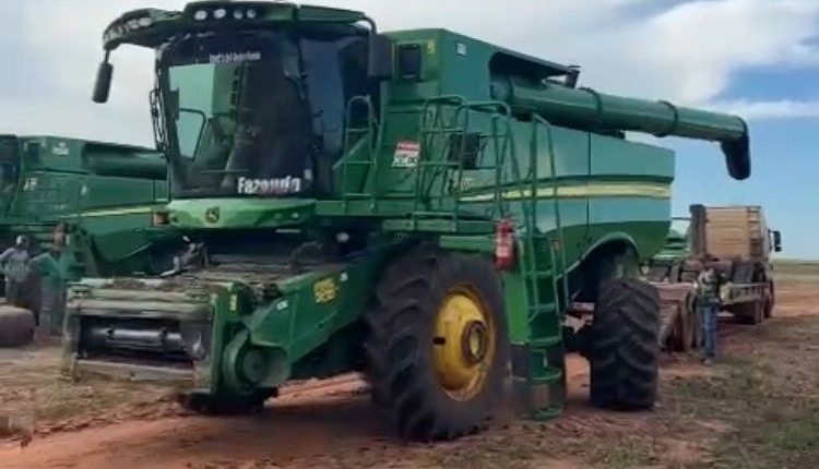 Prejuízo milionário: Maquinários agrícolas são apreendidos durante colheita da soja; Vídeo