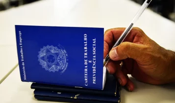 Taxa de desemprego em agosto fica em 5,6% e repete recorde de mínima