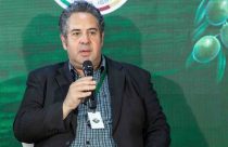 Fiscalização apreende azeite de oliva adulterado em duas redes de supermercados no Rio Grande do Sul