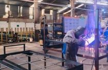 Indústria de máquinas e equipamentos inicia 2025 com crescimento na receita líquida de vendas