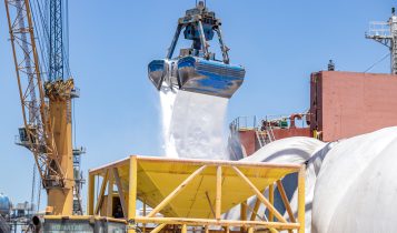 porto de paranagua no parana- carregamento de graos