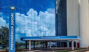 Governo antecipa 13º de aposentados do INSS para abril e maio