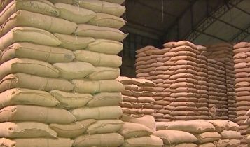 Quadrilha rouba carga de R$ 1,5 milhão de café, recuperada horas depois