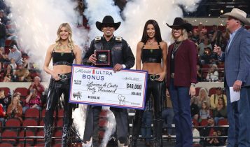 Brasileiro é campeão na PBR e está na briga pelo título de melhor cowboy do mundo