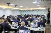 Em reunião com a FPA, ministro Fávaro destaca parceria dos parlamentares para enfrentamento da gripe aviária