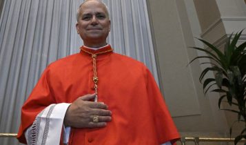 Robert Francis Prevost é o novo papa da Igreja Católica e escolhe o nome de Leão XIV