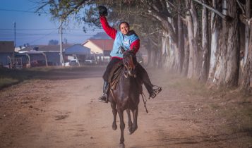 Na foto: Carolina Bundt montando Adrenalina da Catú