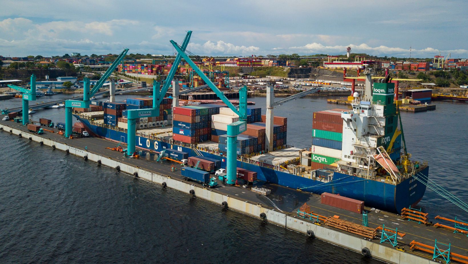 porto de manaus - navio de containers - exportacao