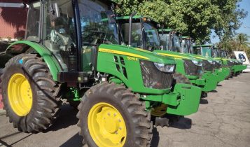 Mapa entrega tratores a cinco municípios fluminenses em nova etapa do Promaq