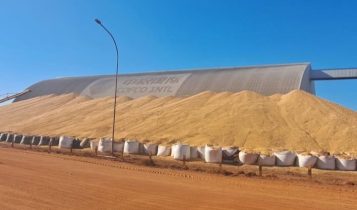 Brasil colhe a maior safra da história — mas segue sem ter onde guardar os grãos