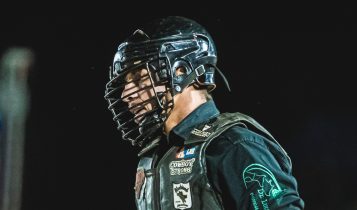 Ekip Rozeta implanta regra do uso obrigatório de capacete
