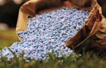 Fertilizantes disparam até 63% e levam relação de troca do agricultor ao pior nível em anos