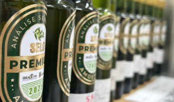 Azeites gaúchos passam por análises no LFDA para credenciamento com o Selo Premium