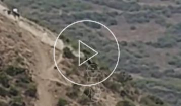 Jinetes caem de penhasco na corrida mais perigosa do mundo; veja o vídeo